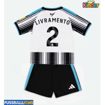 Newcastle United Tino Livramento #2 Heimtrikotsatz Kinder 2026-27 Kurzarm (+ Kurze Hosen)